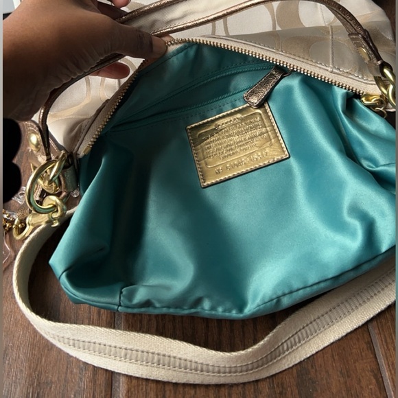 COACH POPPY. Signature Lurex Groovy Shoulder/Swing Bag - Picture 4 of 6